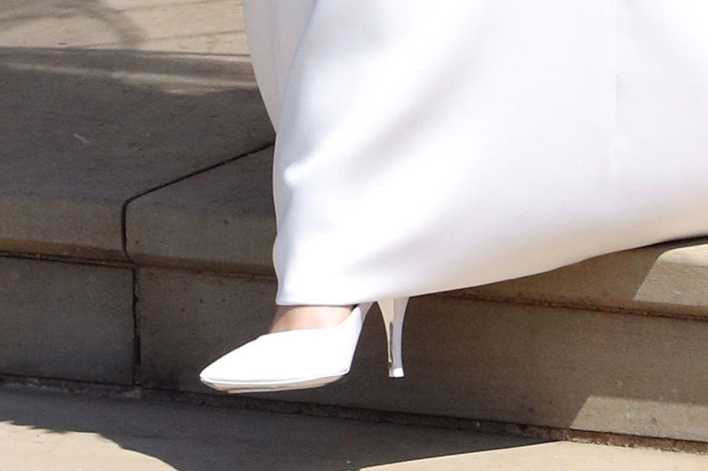 Le-scarpe-di-Meghan-Markle-per-il-Royal-Wedding-7