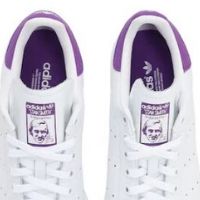 Sneaker-Adidas-Stan-Smith-logo-linguetta